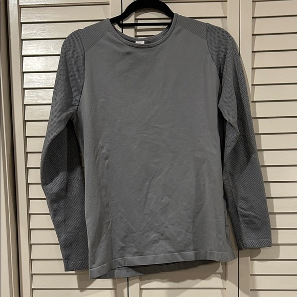 Fabletics Tops - Fabletics Women's Gray Performance Long Sleeve Size L